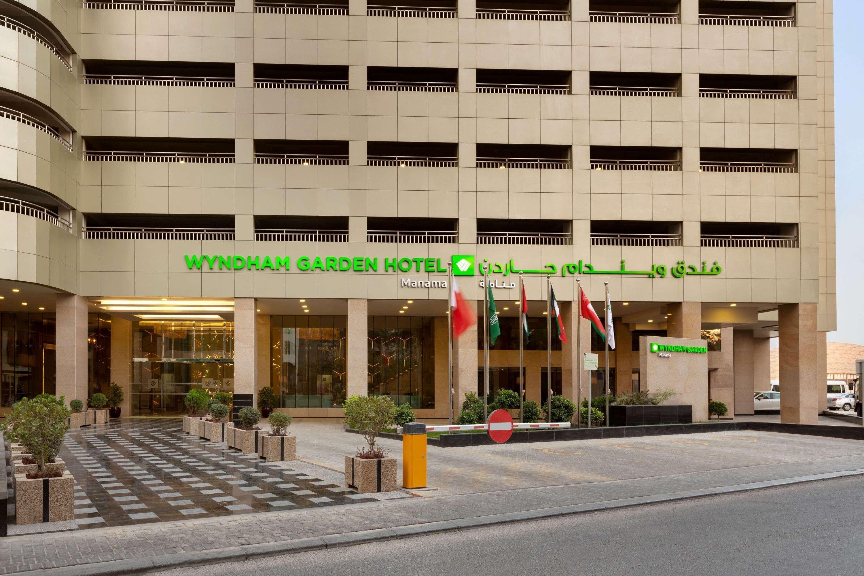 Wyndham Garden Manama Hotel Exterior photo