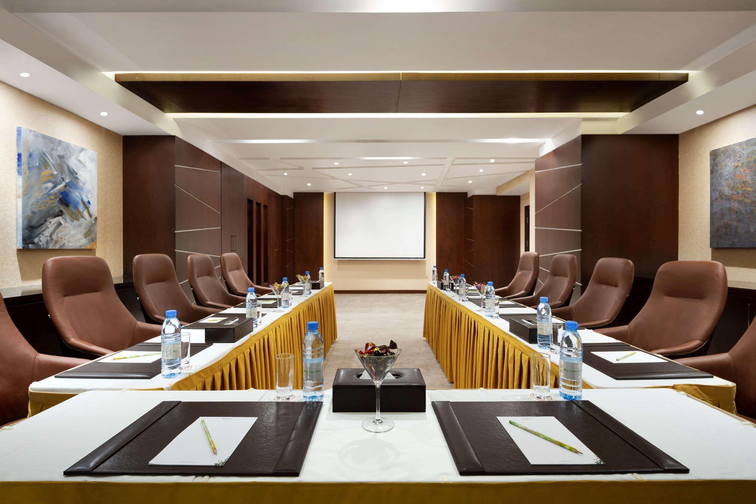 Wyndham Garden Manama Hotel Exterior photo